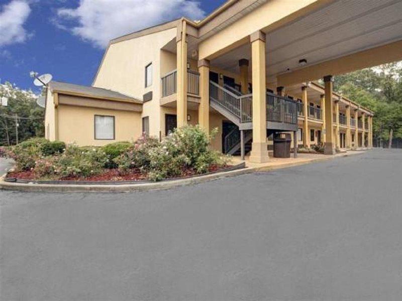 Americas Best Value Inn-Montezuma Exterior photo